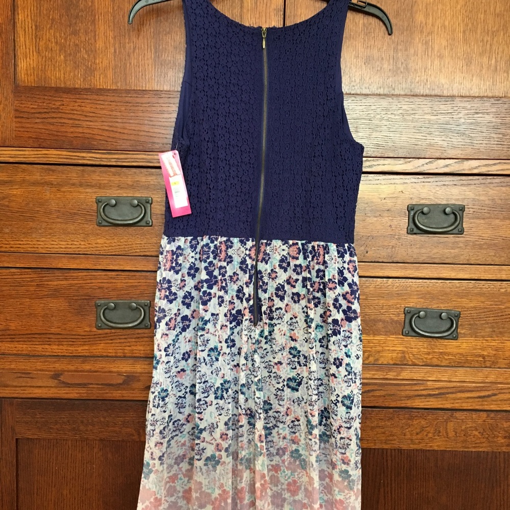 Dress - Picture 3 of 3